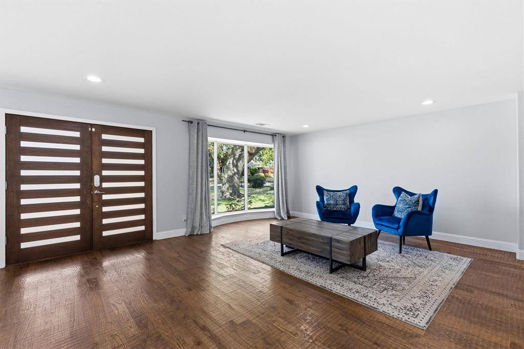 7724 Meadowhaven Drive, Dallas, TX 75254