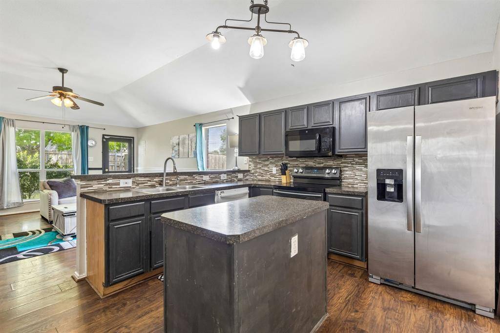 704 Mackenzie Drive, Royse City, TX 75189