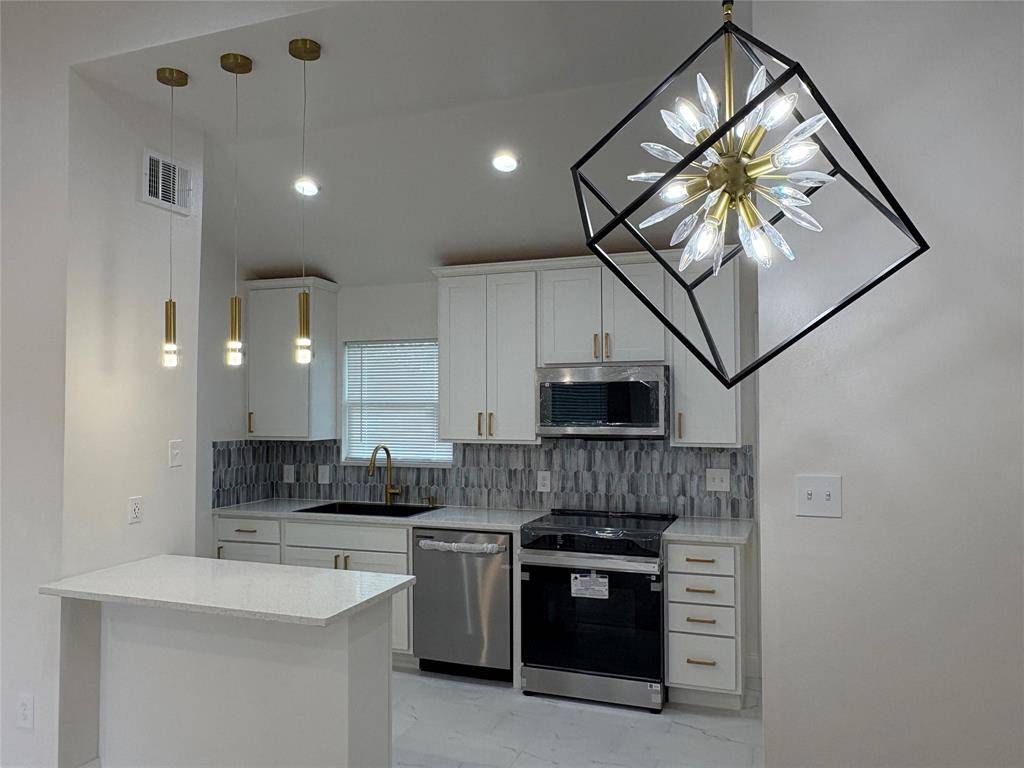 2406 Jennings Avenue, Dallas, TX 75216