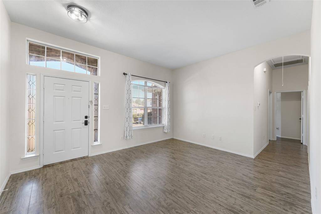 2124 Hickory Ridge Drive, Mesquite, TX 75181