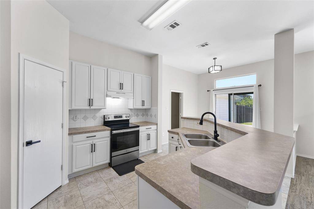 2124 Hickory Ridge Drive, Mesquite, TX 75181