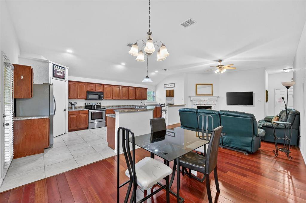 7424 Lake Front Trail, Arlington, TX 76002