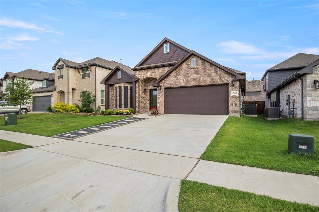 1248 Starlight Avenue, Aubrey, TX 76227