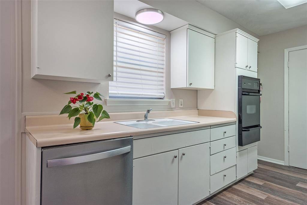 5220 Darlene Street, Dallas, TX 75232