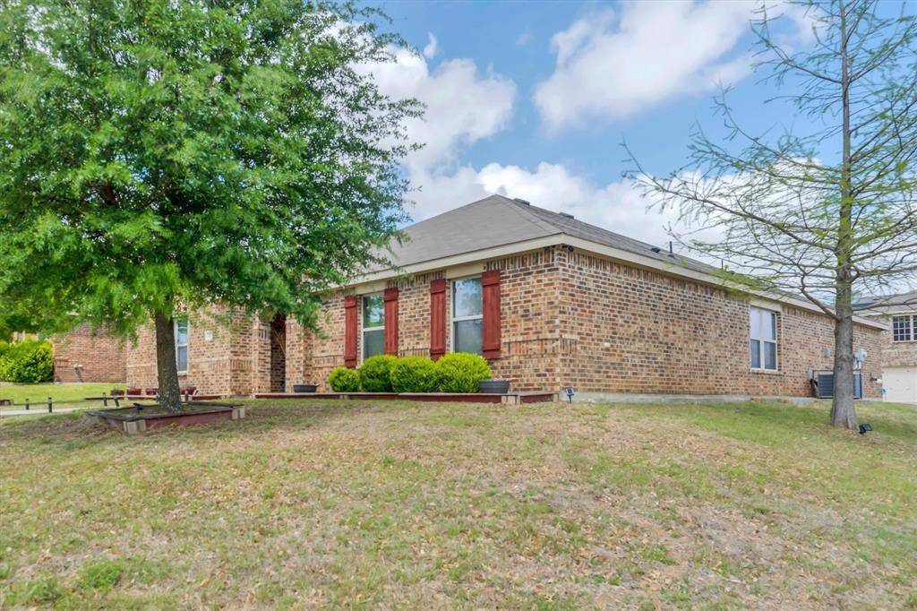 753 Snowy Orchid Lane, Desoto, TX 75115