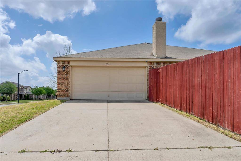 753 Snowy Orchid Lane, Desoto, TX 75115