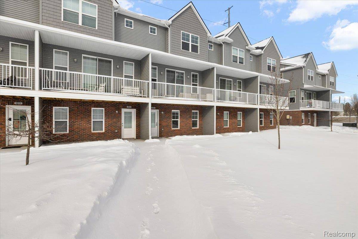 3951 Trailwaycommons CIR, Auburn Hills, MI 48326