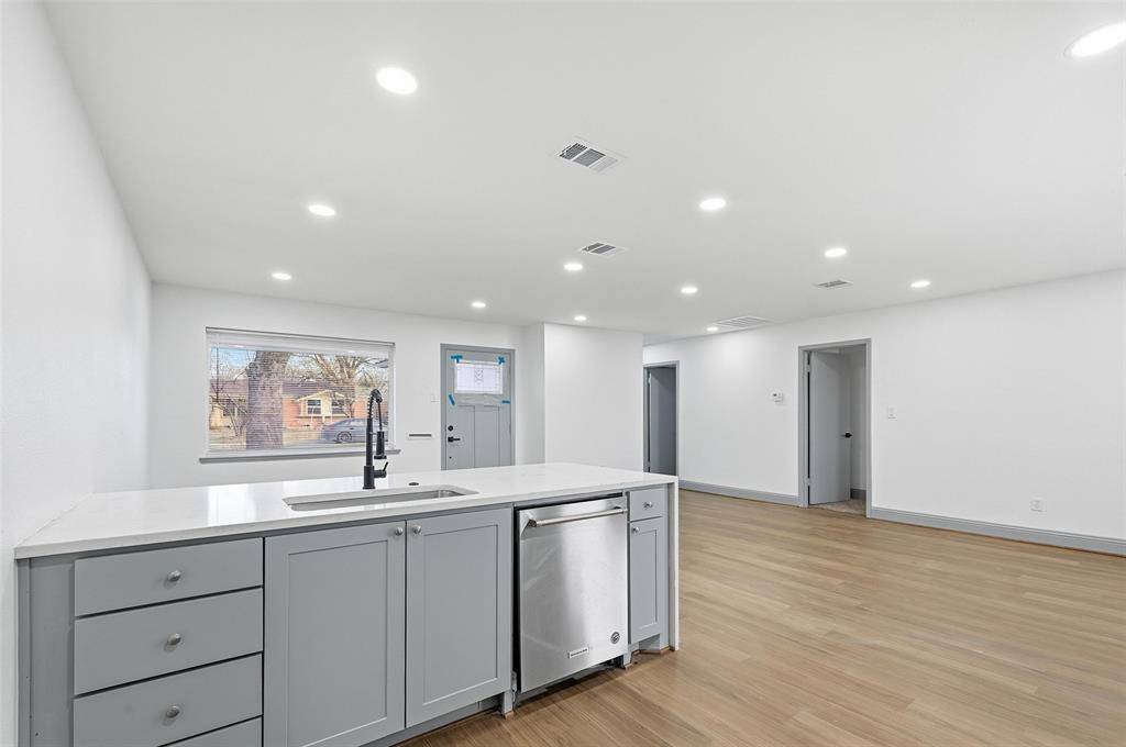 373 S Nachita Drive, Dallas, TX 75217