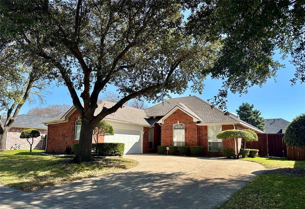 4938 Water Oak Drive, Grand Prairie, TX 75052