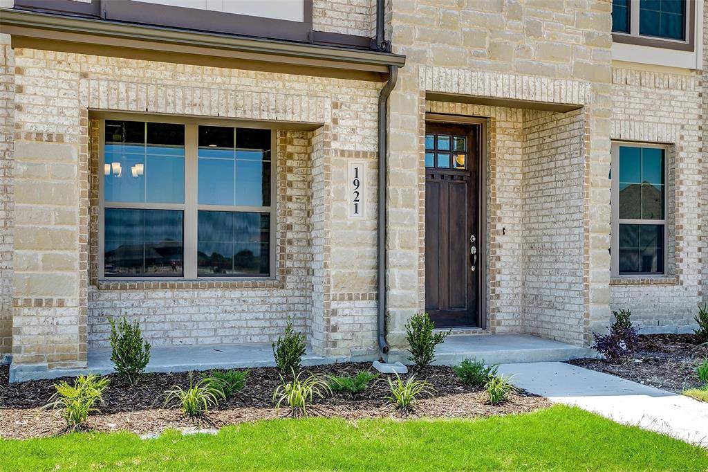817 HOmeplace Circle, Mansfield, TX 76063