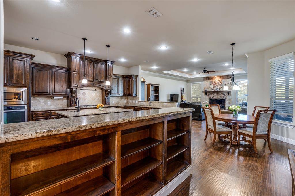 1450 Woodland Drive, Cross Roads, TX 76227