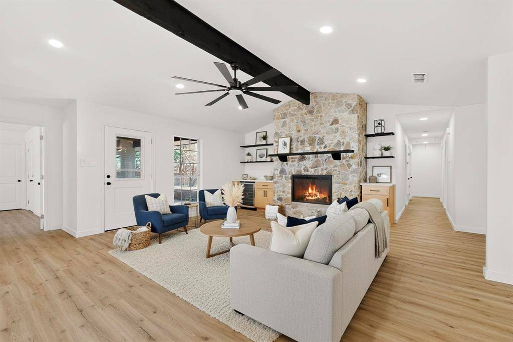 1100 Mount Vernon Street, Ennis, TX 75119