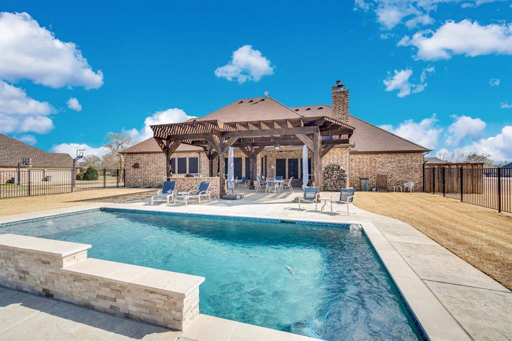 127 Sullivan Way, Waxahachie, TX 75167