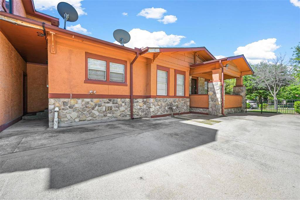 902 S Montclair, Dallas, TX 75208