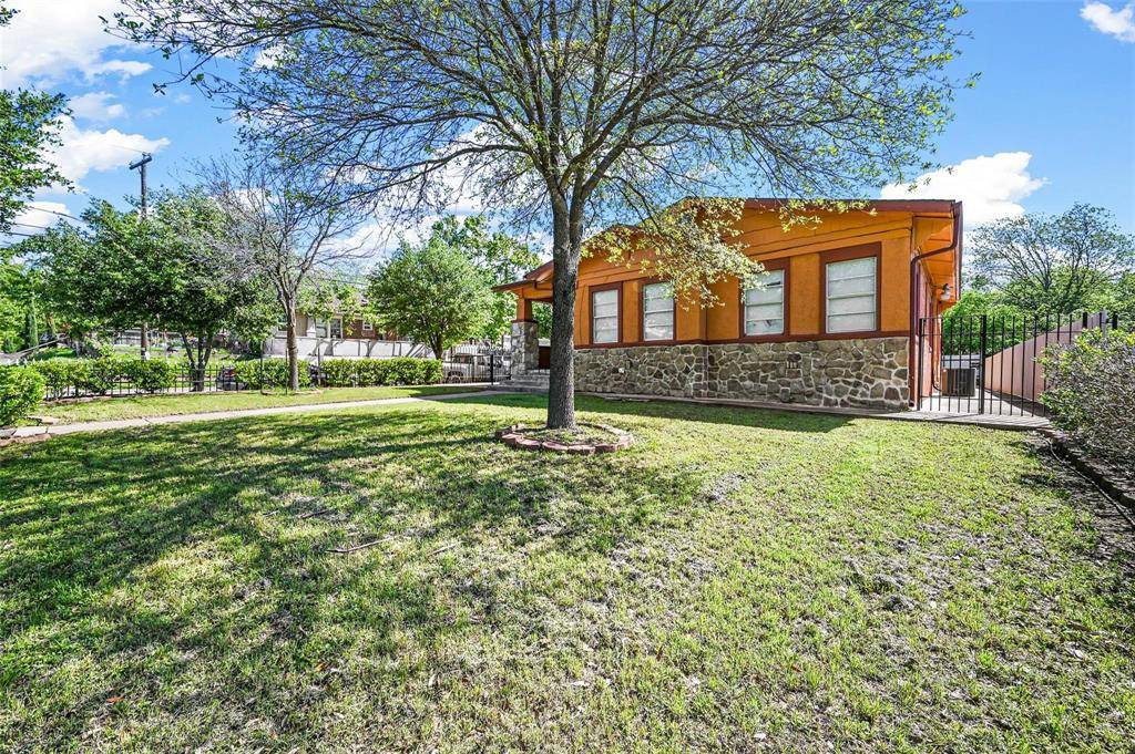 902 S Montclair, Dallas, TX 75208