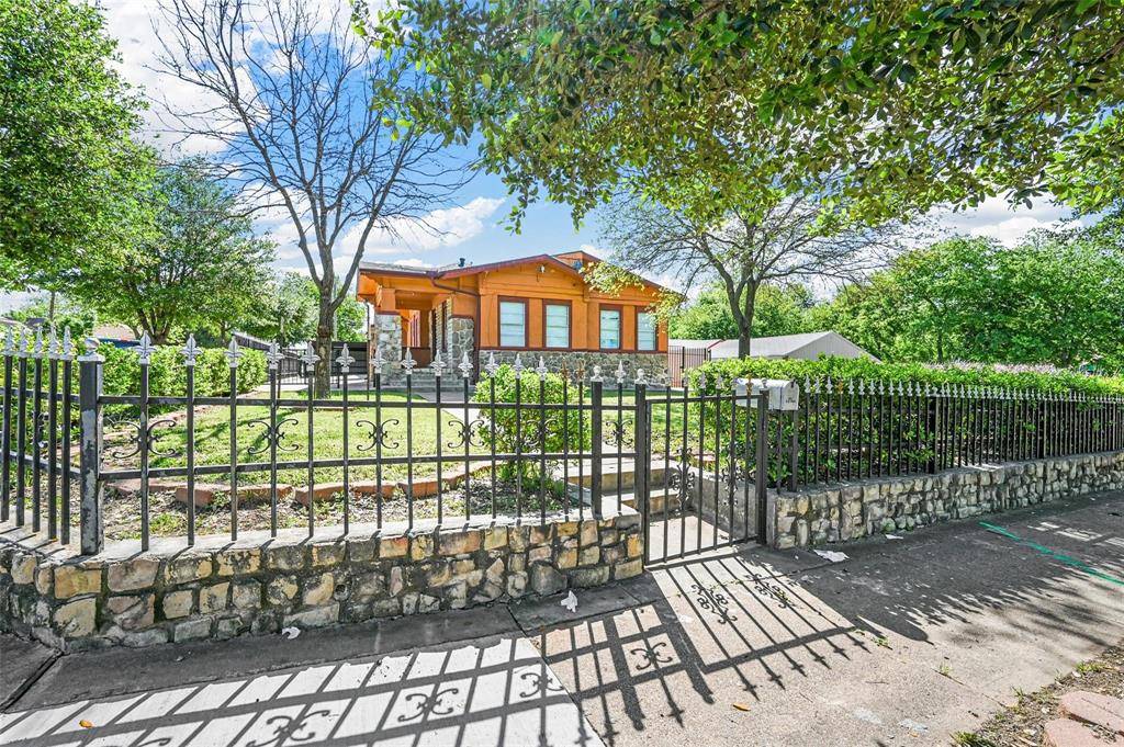 902 S Montclair, Dallas, TX 75208