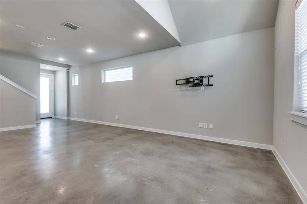 1225 Crownview Lane, Dallas, TX 75208