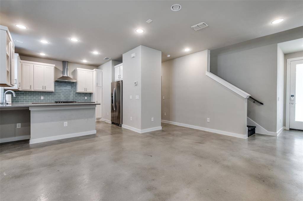 1225 Crownview Lane, Dallas, TX 75208