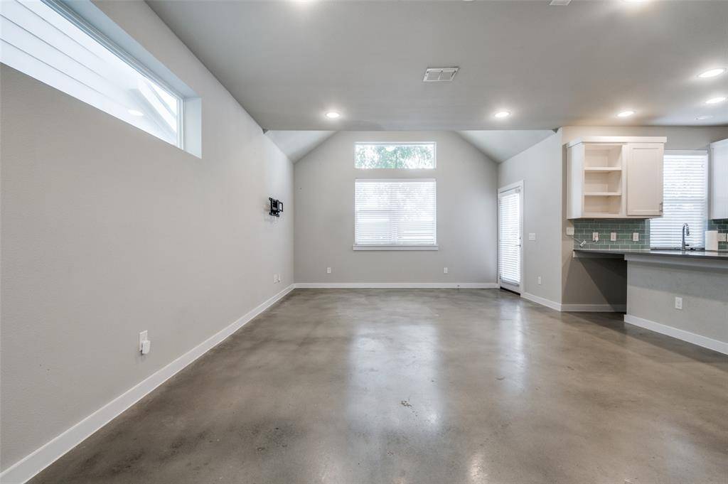 1225 Crownview Lane, Dallas, TX 75208