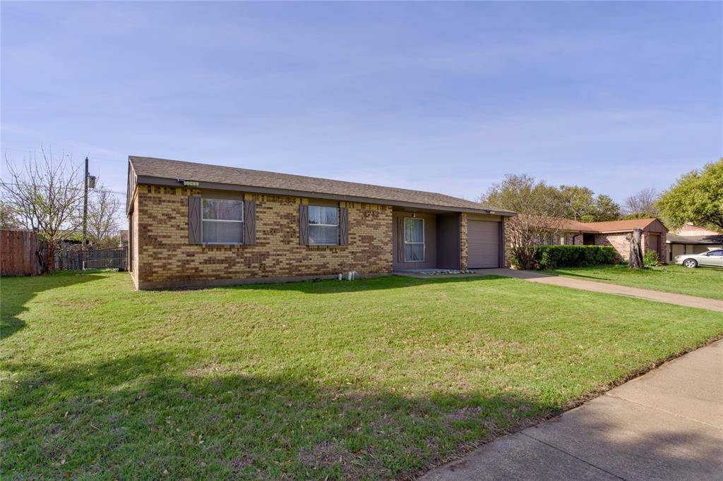 4712 Meadow Trail Drive, Dallas, TX 75236