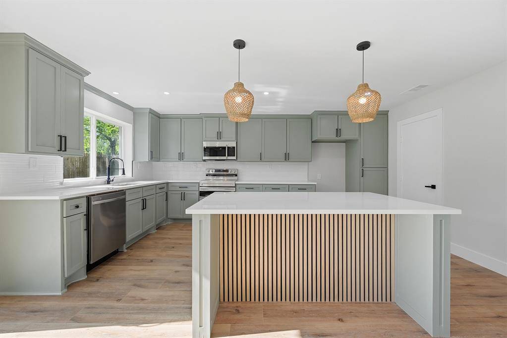 1710 Yorktown Drive, Arlington, TX 76014