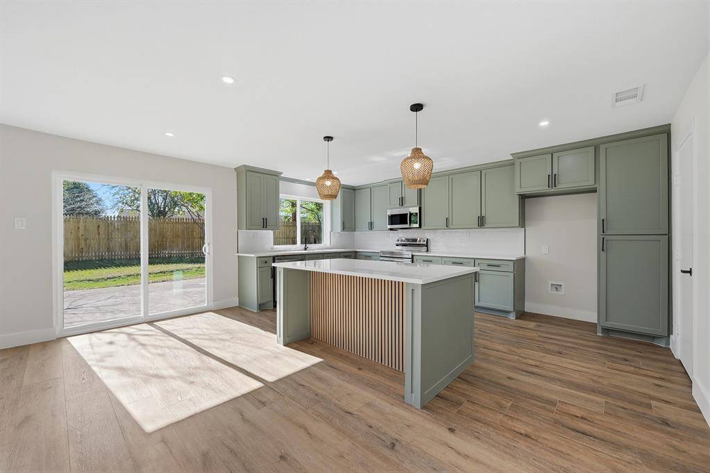 1710 Yorktown Drive, Arlington, TX 76014