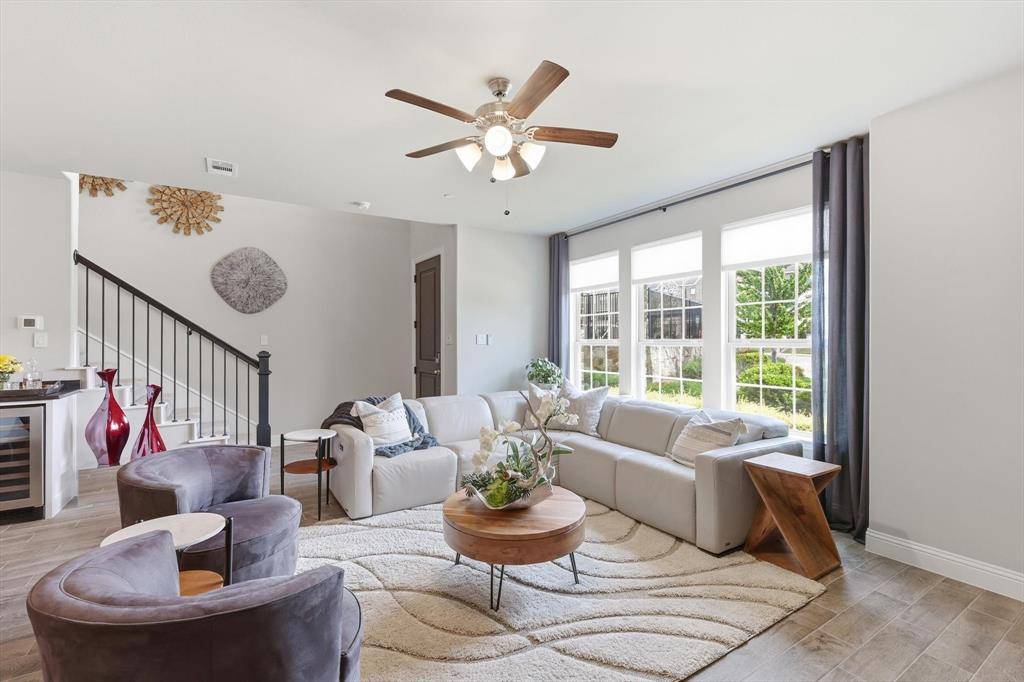 215 Suma Drive, Euless, TX 76040