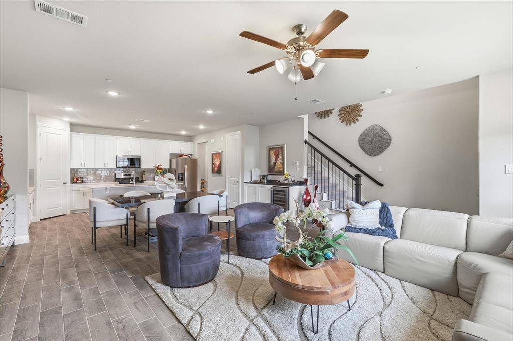 215 Suma Drive, Euless, TX 76040