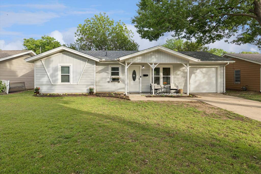 112 Murphy Road NE, Burleson, TX 76028