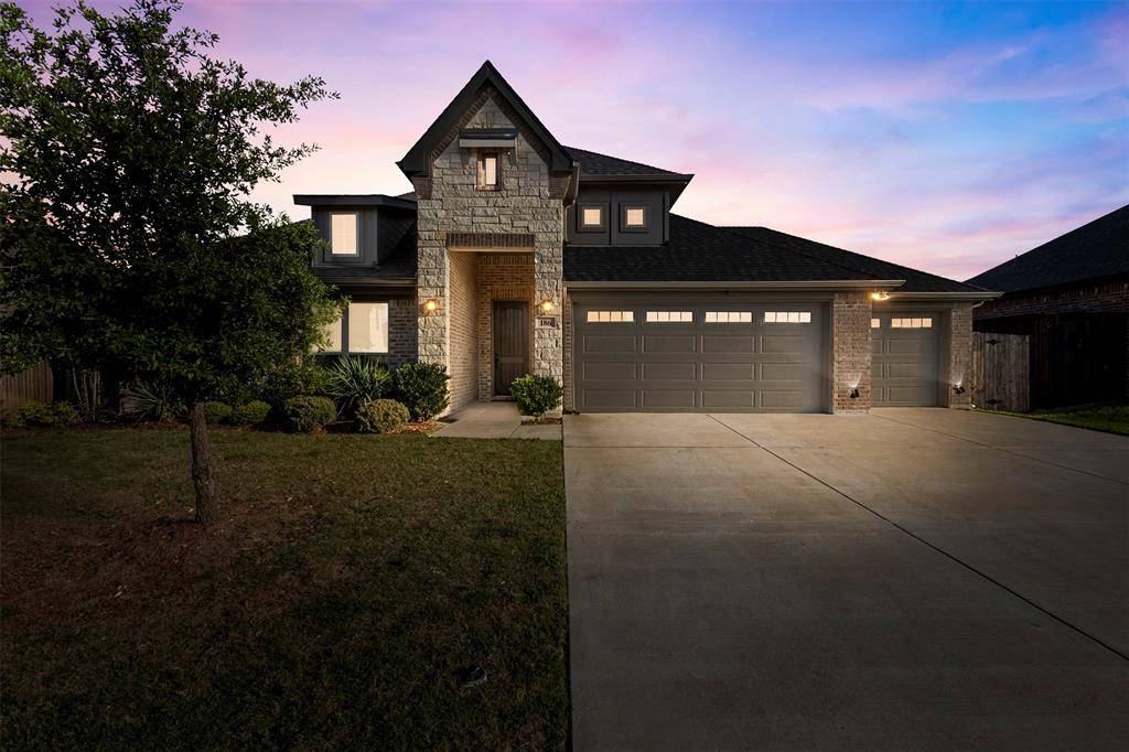 186 Western Way, Waxahachie, TX 75165