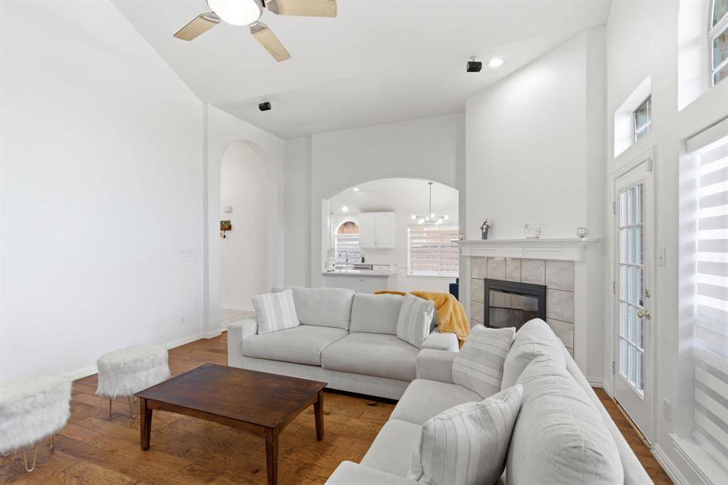 1011 Cowboys Parkway, Irving, TX 75063