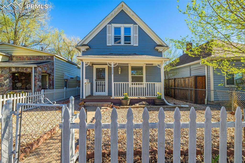 2008 W Cucharras ST, Colorado Springs, CO 80904