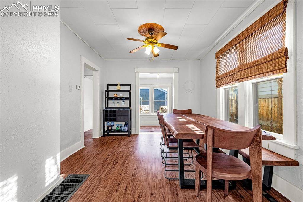 2008 W Cucharras ST, Colorado Springs, CO 80904