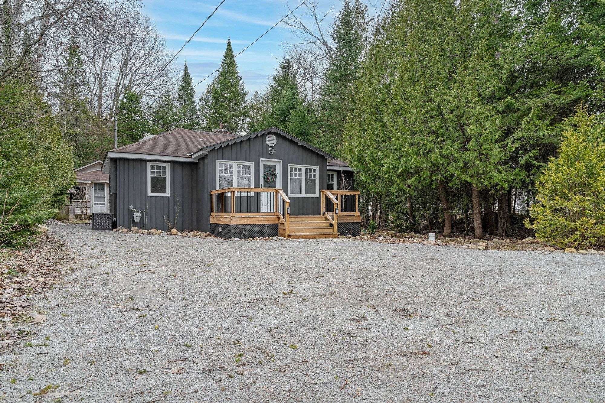 1071 LAWSON RD, Tiny, ON L0L 1P0