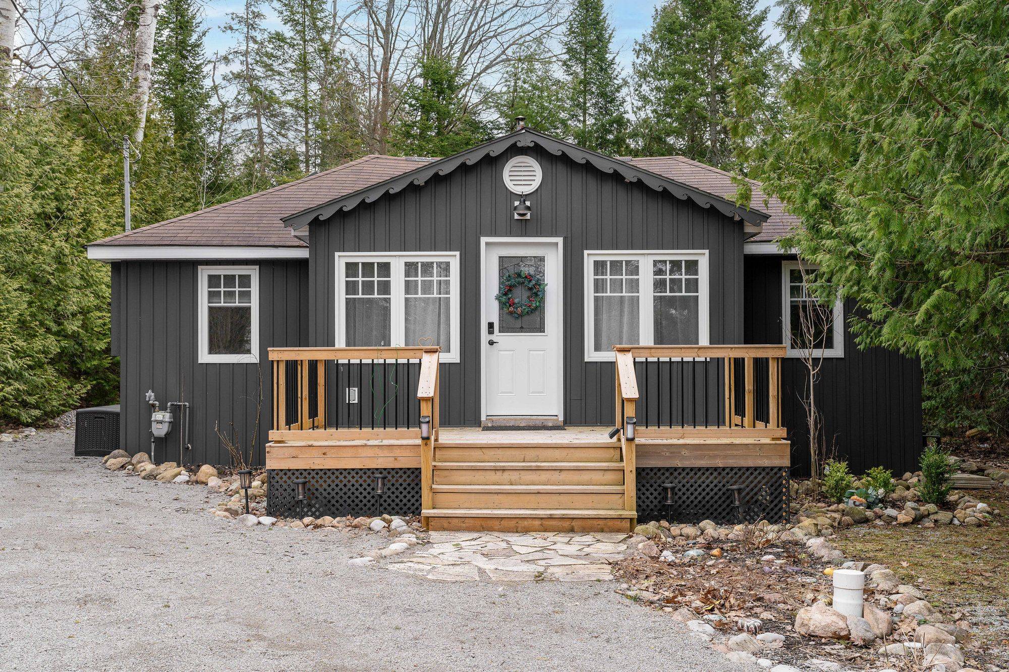 1071 LAWSON RD, Tiny, ON L0L 1P0