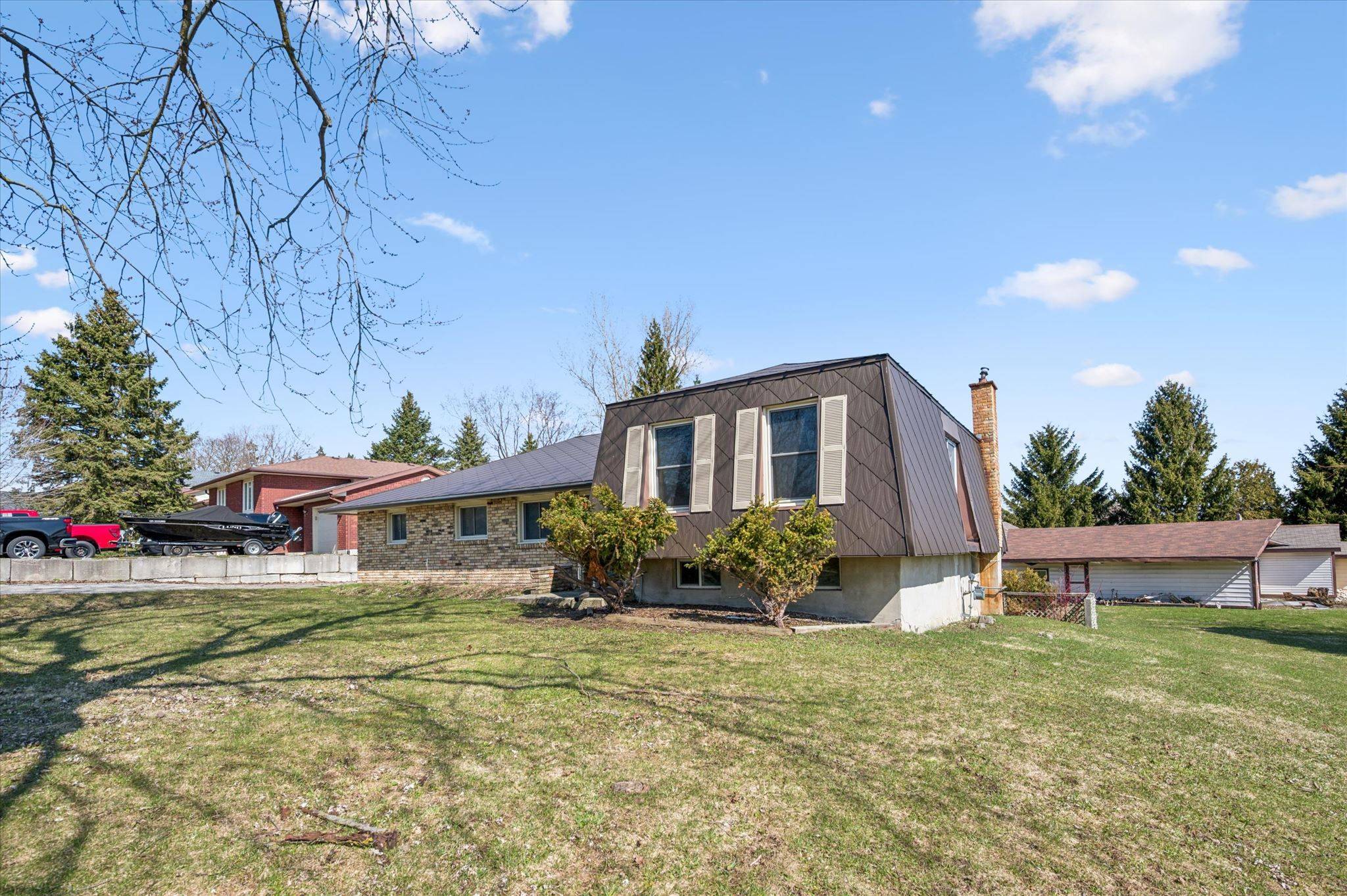 215 King ST, Minto, ON N0G 2P0