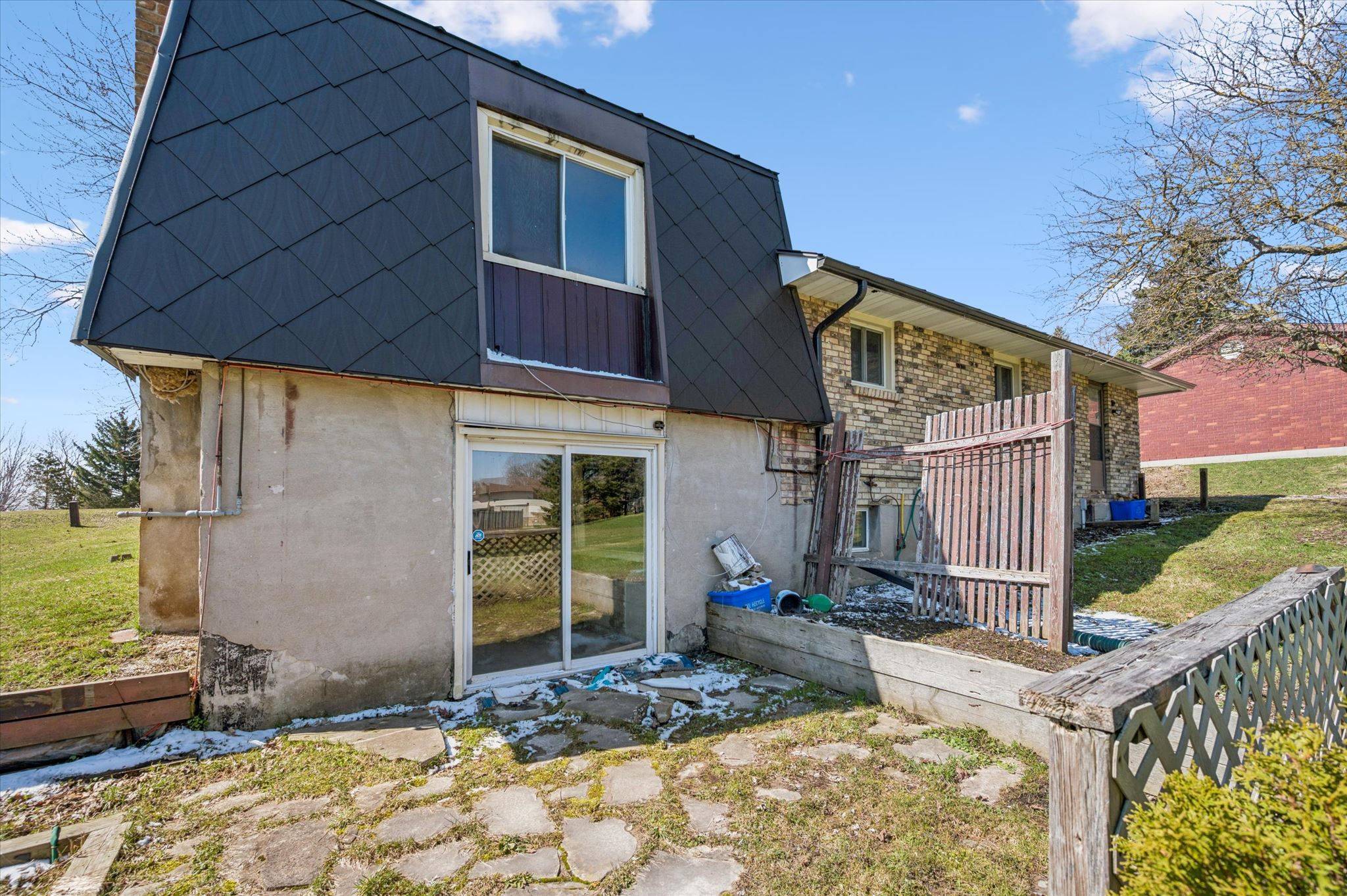 215 King ST, Minto, ON N0G 2P0