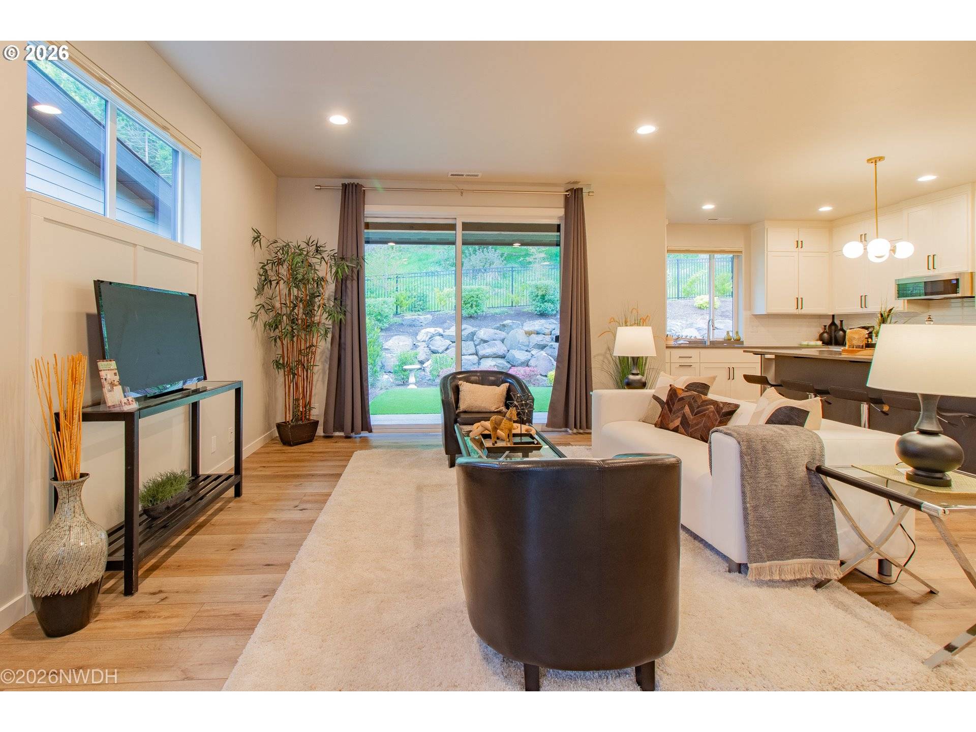 133 SHELTON MCMURPHEY BLVD, Eugene, OR 97401