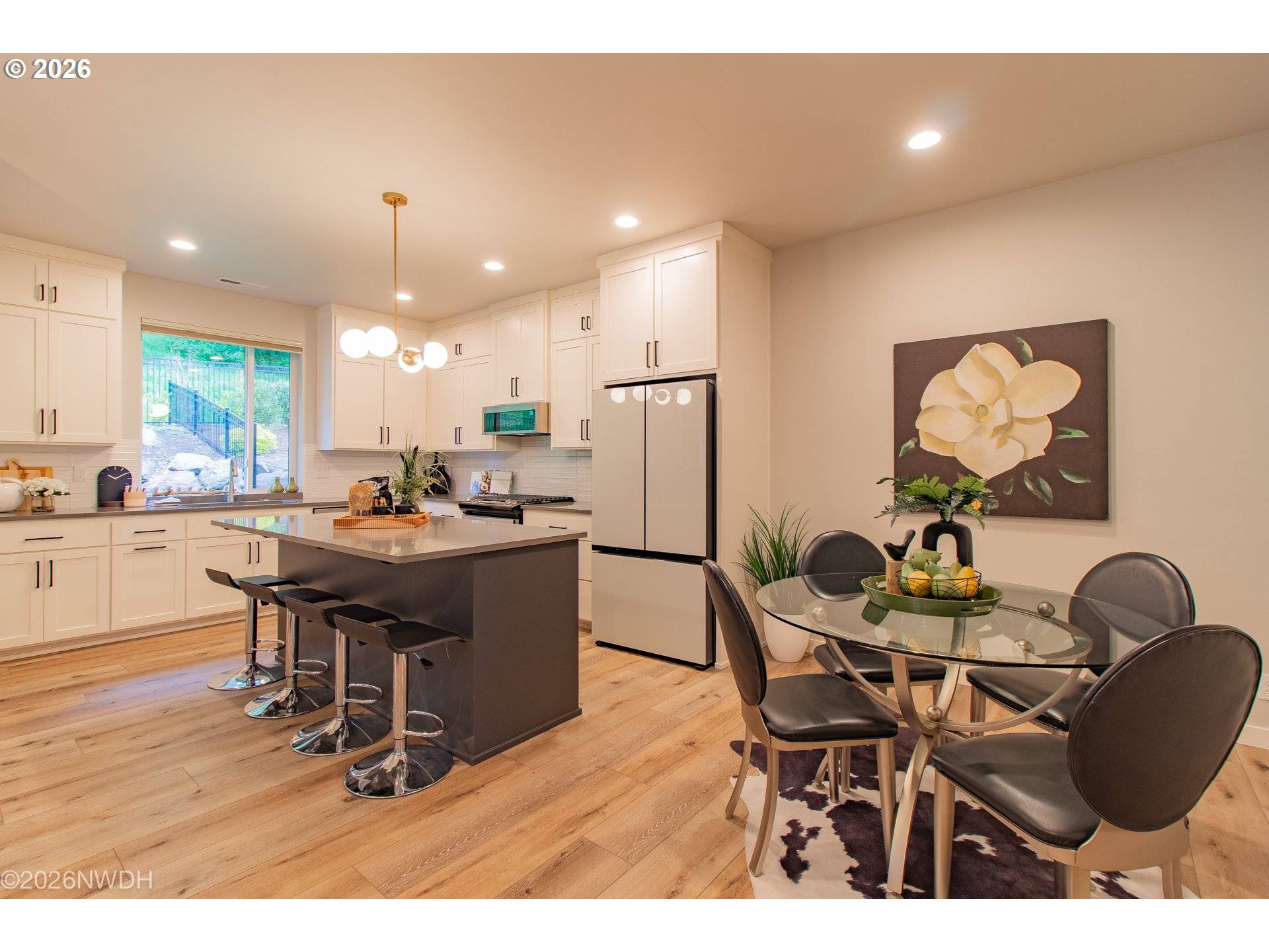 133 SHELTON MCMURPHEY BLVD, Eugene, OR 97401