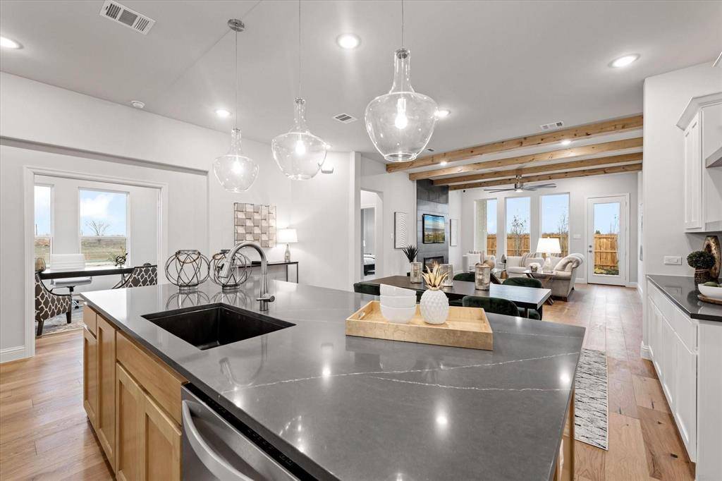 1009 Chandler Road, Denton, TX 76207