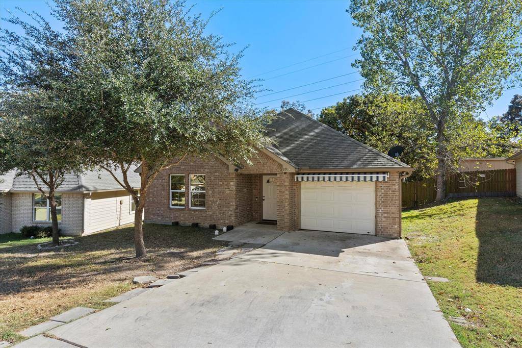 2914 Victorian Forest Drive, Dallas, TX 75227