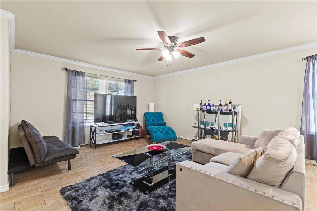 2914 Victorian Forest Drive, Dallas, TX 75227