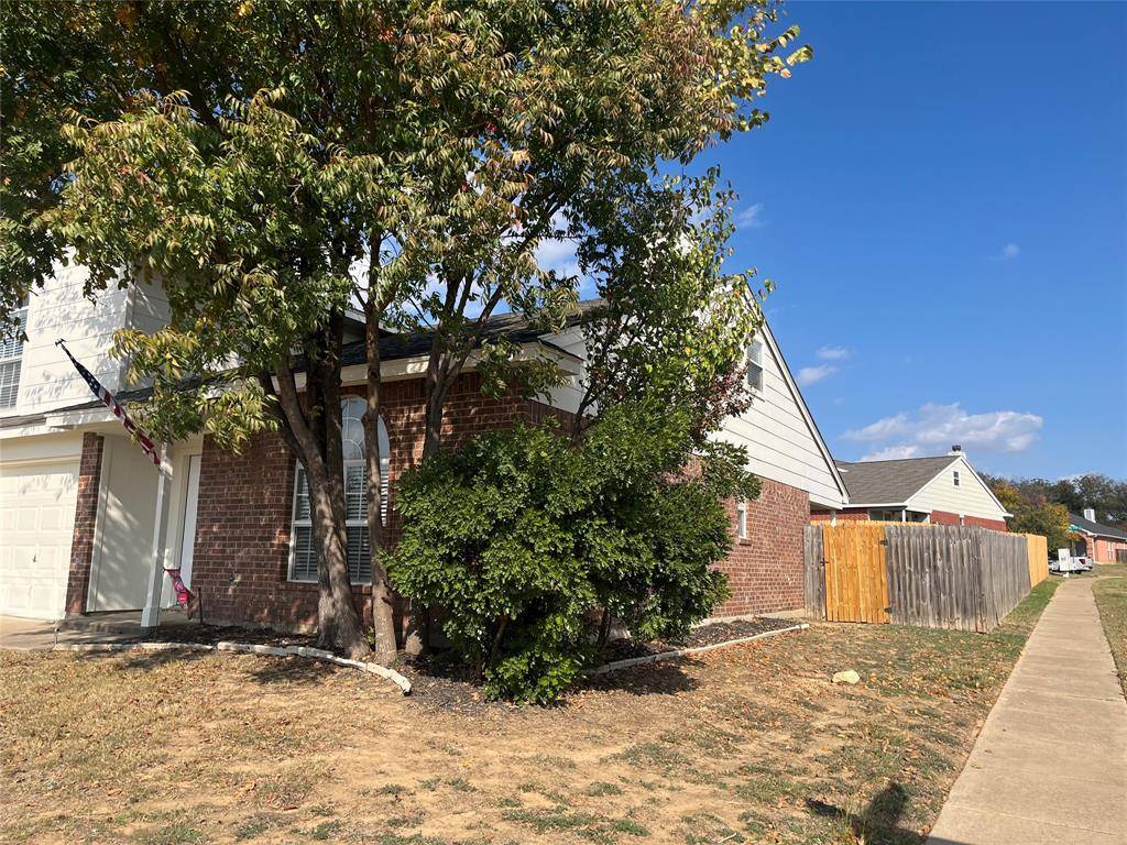 3216 Fountain Parkway, Fort Worth, TX 76053