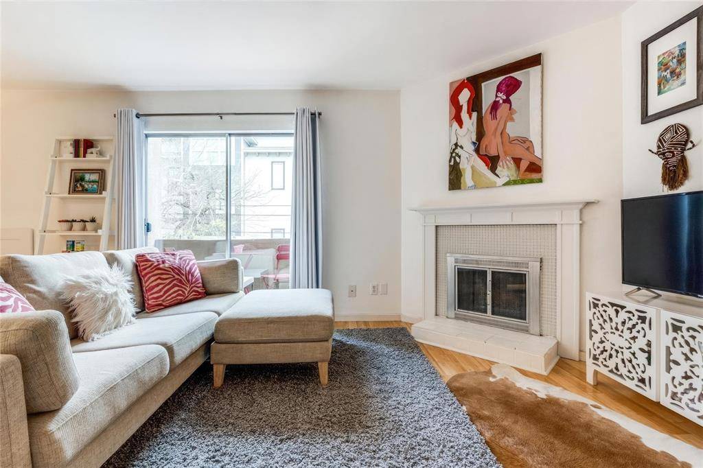 4044 Buena Vista Street #220, Dallas, TX 75204