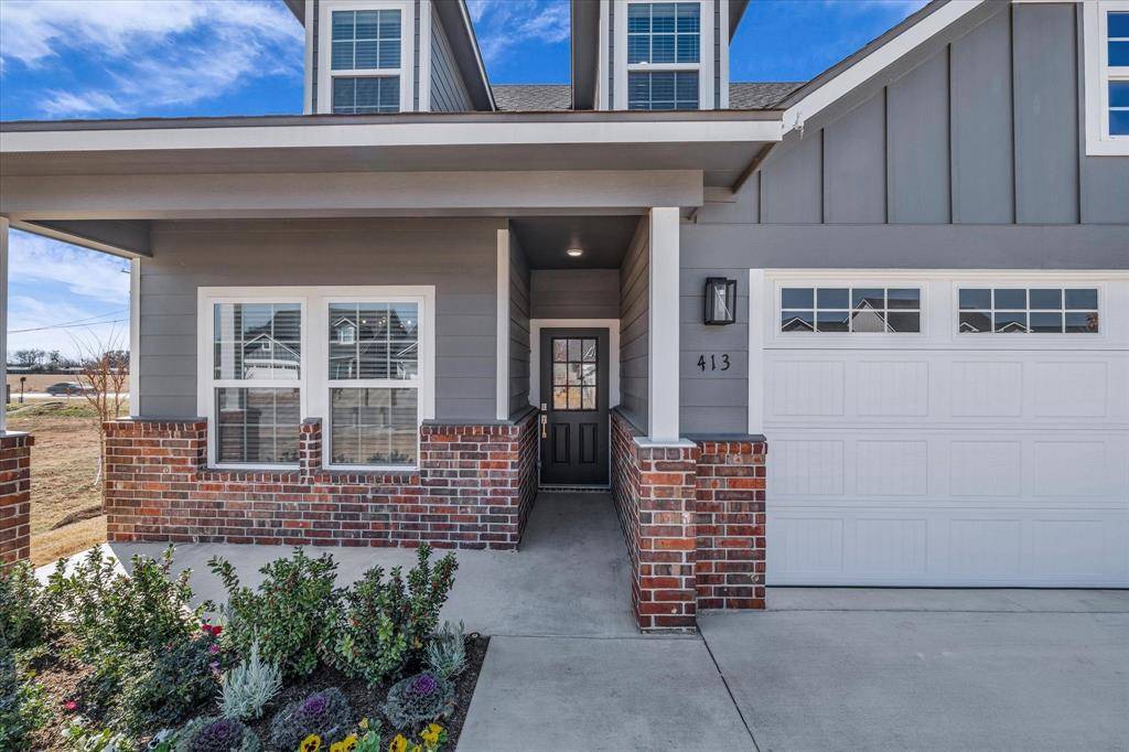 413 Travis Drive, Mcgregor, TX 76657