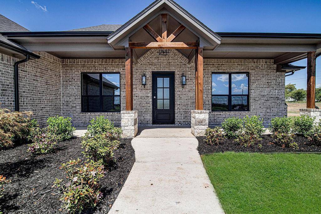 8525 Wild Colt Drive, Godley, TX 76044