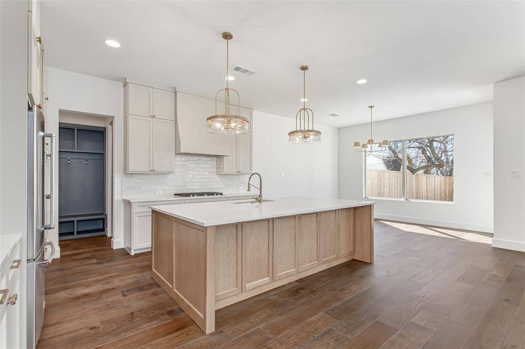 1107 Mount Auburn Avenue, Dallas, TX 75223