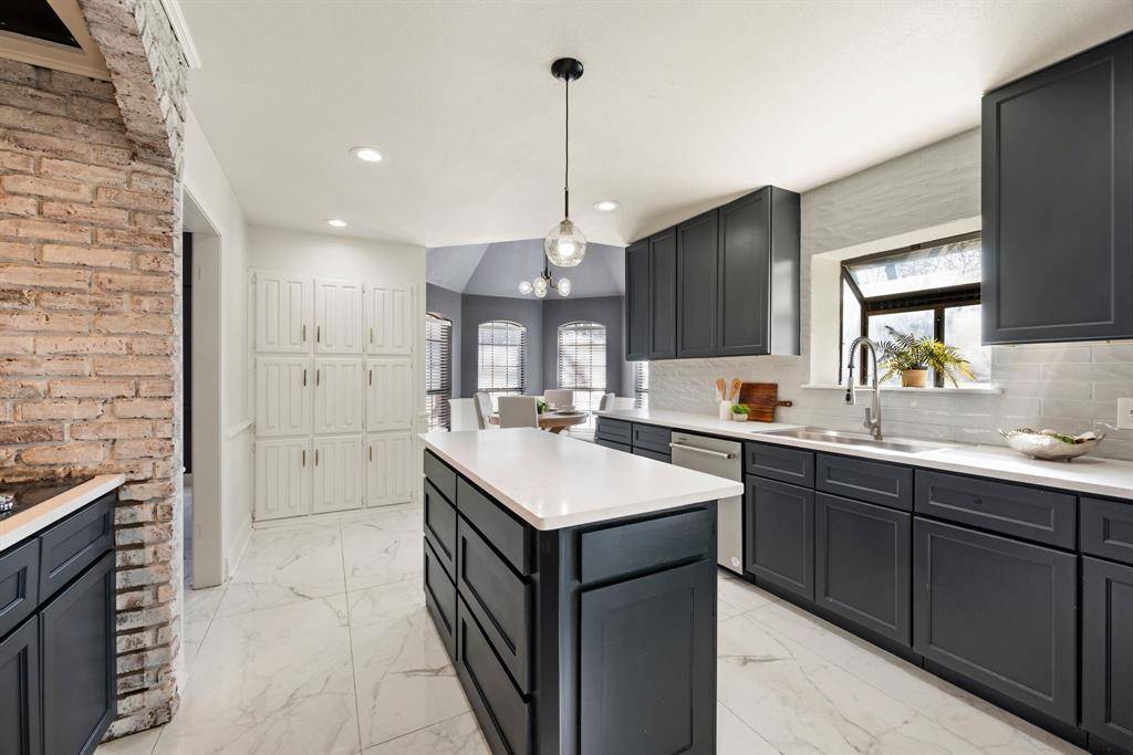 504 Sagebrush Street, Colleyville, TX 76034