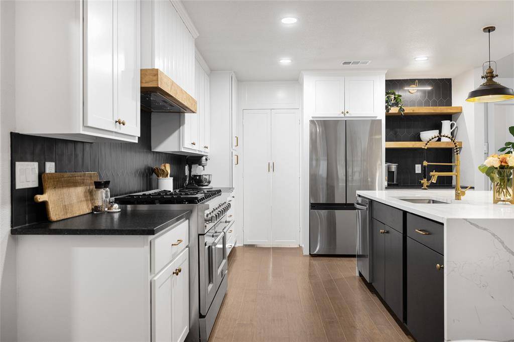 10544 Cox Lane, Dallas, TX 75229