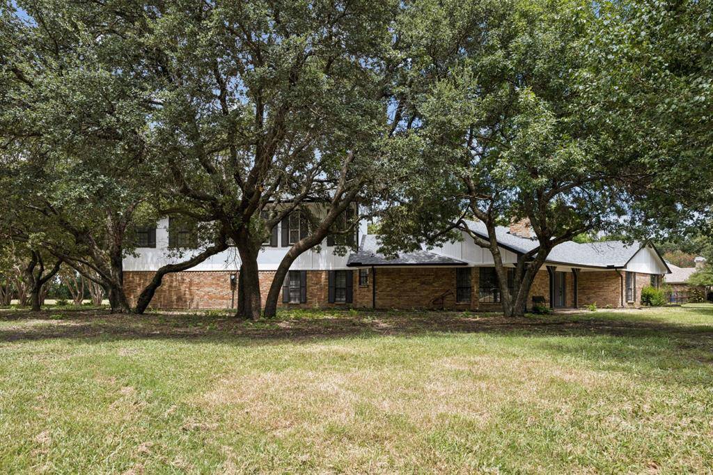10 Chisholm Trail, Lucas, TX 75002